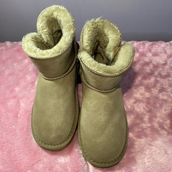 EBV Australia Shearling Boots - Picture 2 of 13